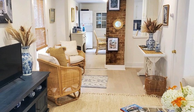 Sea Hear Now & Summer 2026 Gorgeous Renovation-Walk to Beach, Restaurants, Pets!