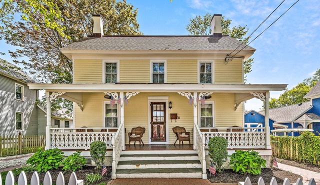 Sea Horse Cottage-5 Bedrooms, 3 Full Baths, 2 Half Baths, Sleeps 13