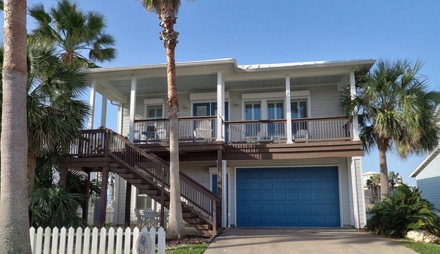 Sea Horse Inn, A Short Walk To The Beach, Sleeps 10, 4/3.