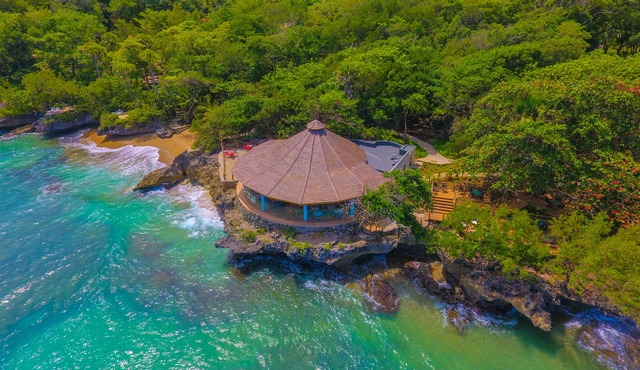 Sea Horse Ranch Luxury Resort