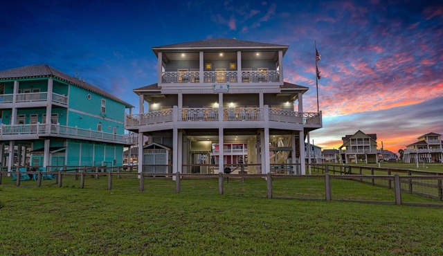 Sea It All | Beachfront | 2 King Primary's