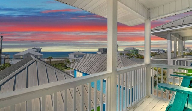 Sea-Jay: Bch Home, 150FT 2 Bch, Comm Pool, Bch Gear, FREE Activities, + More!