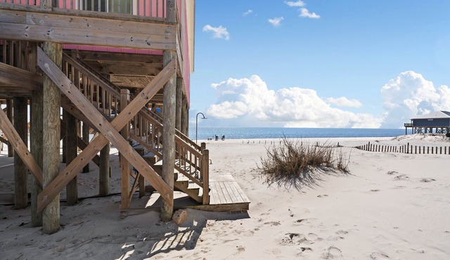 Sea Krewe~Beachfront~Sleeps 10~Updated
