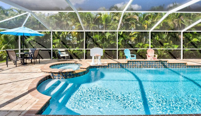 Sea La Vie 4BR Pool Home w/Hot Tub Near Downtown Fort Myers + Fenced Yard