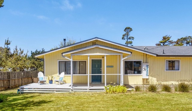 Sea La Vie - At the entrance to MacKerricher State Park and is in walking distance