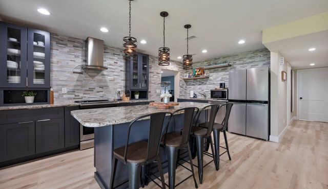 Sea la Vie - Beach Town Charm