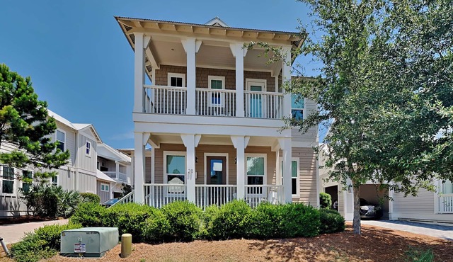 Sea La Vie In Grayton Beach | Lavish 30A Beach Home with 4 bikes included