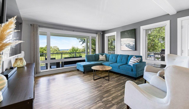 Sea La Vie- Ocean View Vacation Home