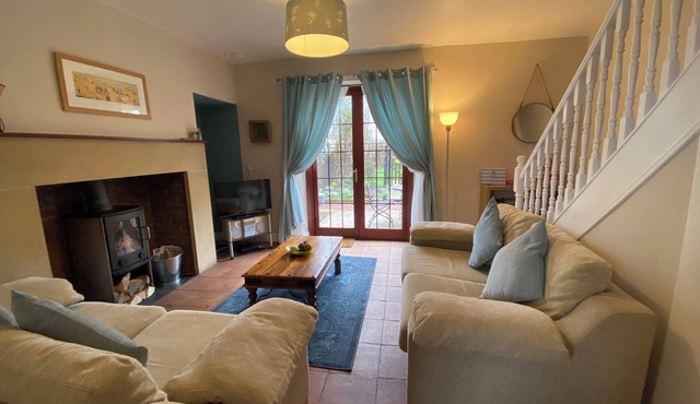 SEA LILY, pet friendly, country holiday cottage in Holy Island