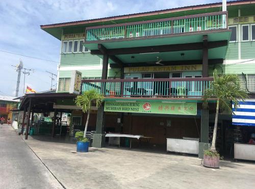 Sea Lion Pulau Ketam Inn