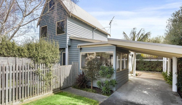 Sea Loft - Central & Private