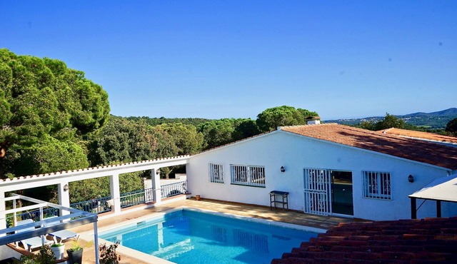 Sea near golf courses - El Sol Naciente