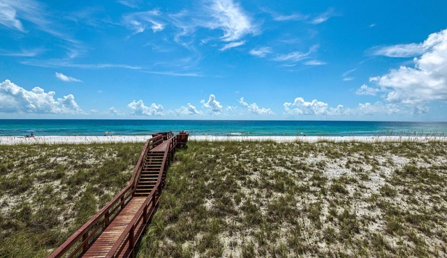 Sea Oats 4 Bedroom Condo by RedAwning