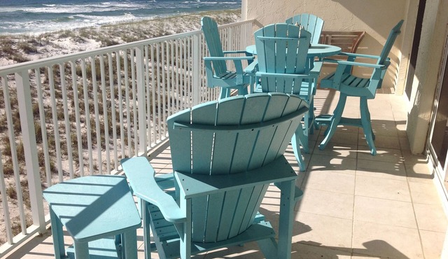 "Sea Oats" Upscale Gulf Front Condo with amazing views and elevator