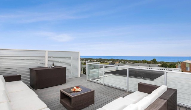 Sea Panorama on The Parade with pool