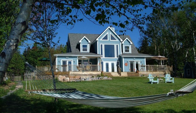 Sea Parrot Ocean View Manor