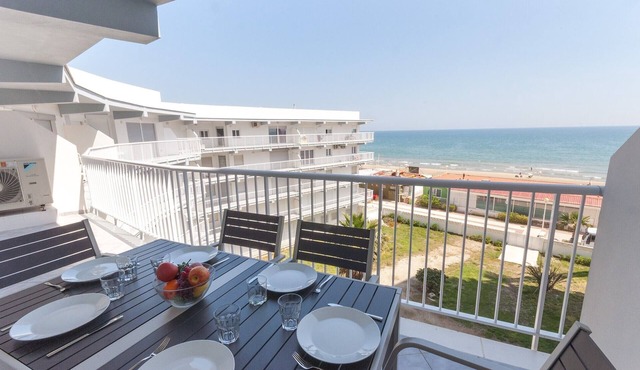 SEA PEARL - Apartment with sea views in Daimuz. Free WiFi