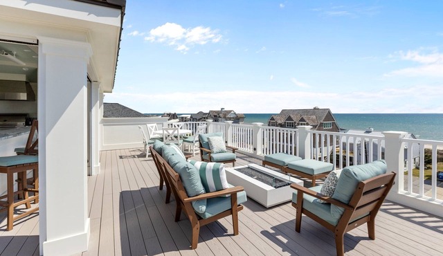 Sea Pearl- Exquisite New Construction with Pool & Rooftop Deck