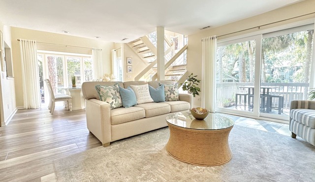 SEA PINES : Coastal Chic at Inland Harbour - luxury 2 br/2ba villa awaits!