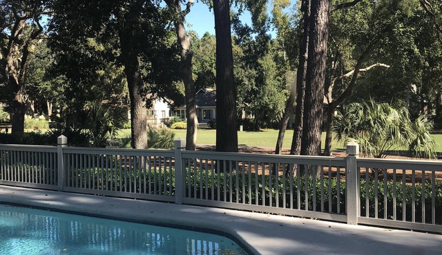 Sea Pines Home with Sparkling Heated Pool-Hole #2 Harbour Town Golf Links-Grill