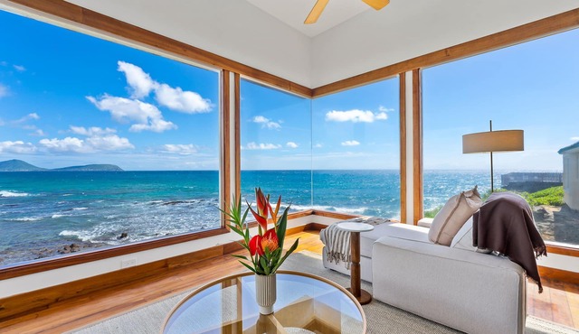 Sea Pool Getaway: Oceanfront Estate w/Private Sea Pool