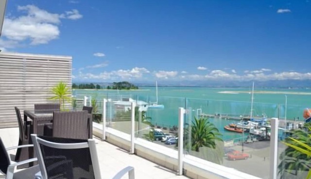 Sea Quest - Waterfront apartment on Nelson's seafront