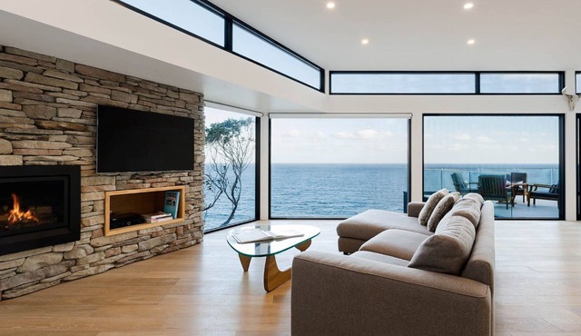 Sea Ranch - Couples retreat with ocean view bath or group getaway home