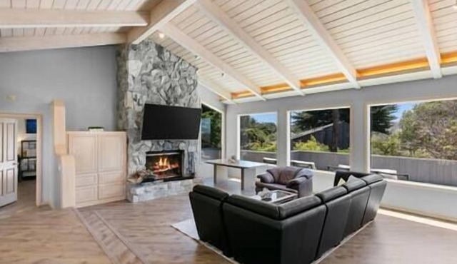 Sea Ranch Ocean Views 4 bedrooms + office
