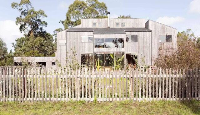 Sea Ranch Style Farmhouse on 80 Magical Acres - Walk to Town