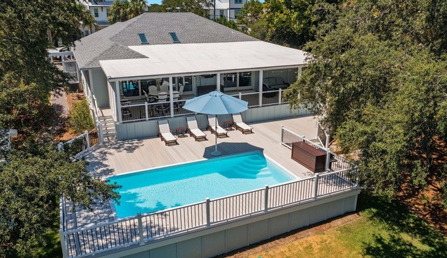 Sea-Renity - Lakefront Home with Private Pool & Water Views