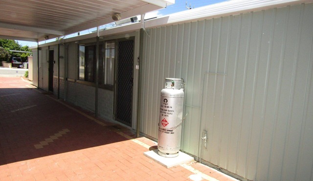 Sea Salt Apartment 2 ~ Short walk to beach! Free WiFi! newly decorated!