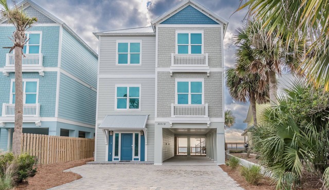 "Sea Salt" Beachfront Home w/Private Heated Pool