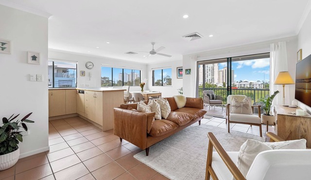 Sea Shapes Coastal Escape 3 Bed Apartment