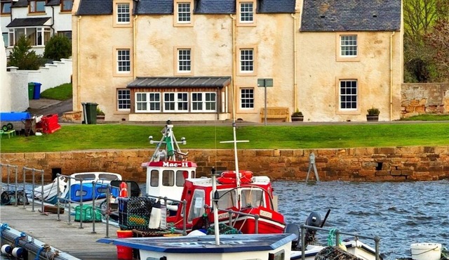 Sea-Side Family House With Lovely Views And Close To Award-Winning Beach