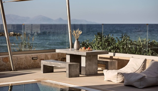 Sea Side LaLune Villa, with Heated Pool & Spa Whirlpool