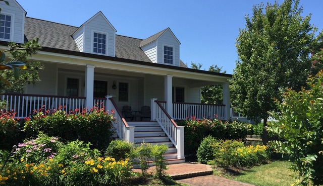 Sea Sounds! Beach Block! Newly renovated kitchen, bathrooms, furniture!