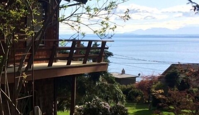 “Sea Star Cottage” Beautiful west side Whidbey Island! Check dates for Specials!