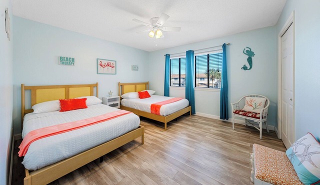 Sea Star, Gulf-side townhome, 2-minute walk to the beach