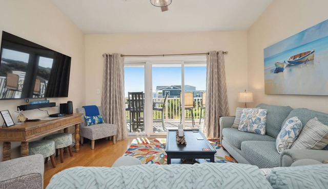 Sea Tales: Ocean View Condo with Community Pool, Hot Tub, Across from OKI Pier