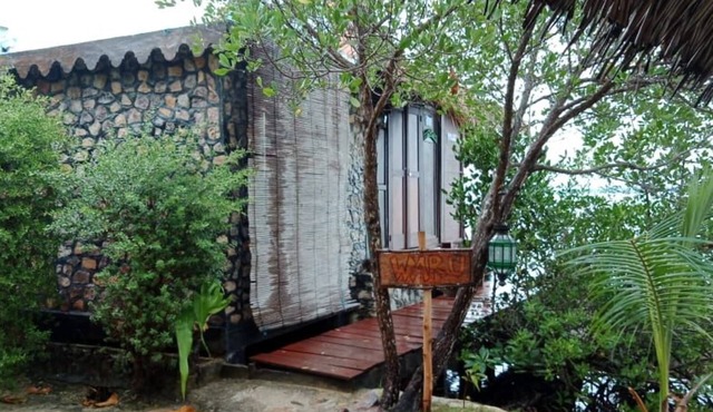 Sea Terrace Joglo - Waru Cottage