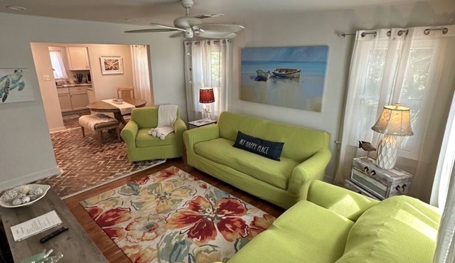 Sea Turtle Cottage 1 pet friendly charming cottage.