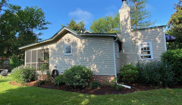 Sea Turtle Cottage - walk to everything!