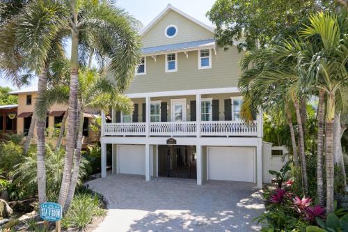 Sea U Soon - Premier 4 Bedroom Villa with Heated Pool