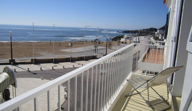 SEA VIEW, apartment in HOUSE, 30m from BOISVINET beach, 3 Stars, PRIVATE PARKING