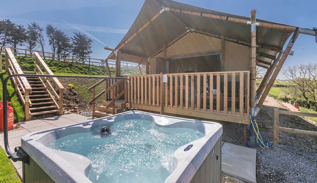 Sea View 2 Bed Hot Tub Safari Tent - Foxglove