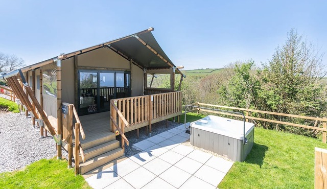 Sea View 2 Bed Hot Tub Safari Tent - Kestrel