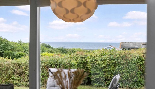 Sea view, 200m to the beach, beautiful nature