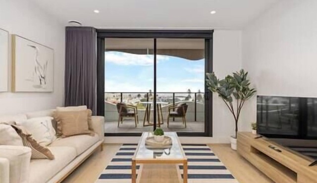 Sea View 2BR w/Best Rooftop Pool in Melb!