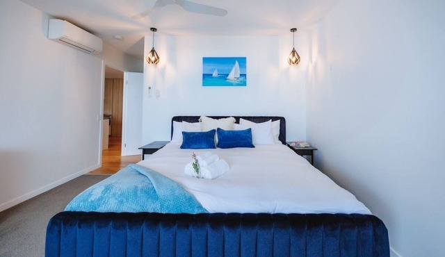 Sea-View 3BR, Rooftop Pool, Secure Parking & Study