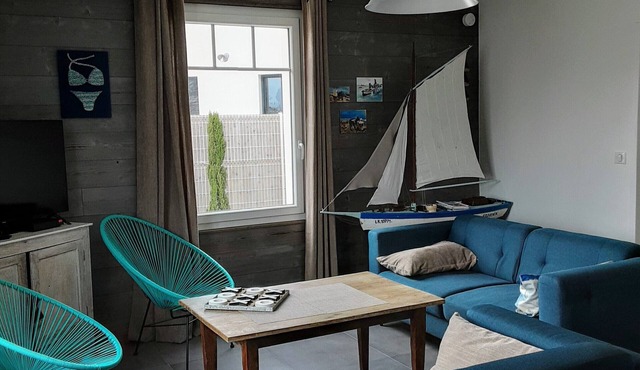 Sea view, 5 minutes from Chatelaillon beach. a lovely family home.